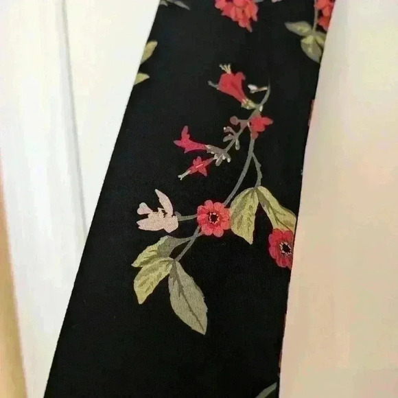 Reitmans size Xs dark  floral red flower wrap dress - Picture 4 of 9
